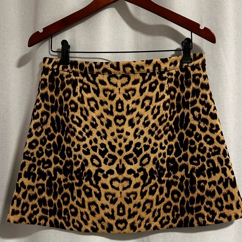 3/25$ Zara animal print skirt faux suede